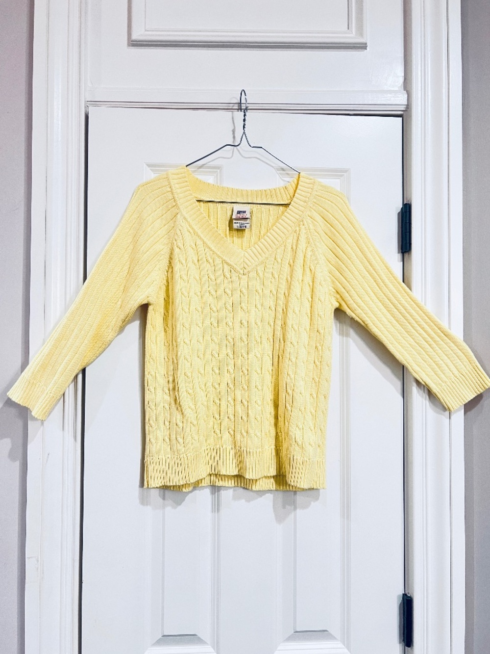 Faded Glory BEAUTIFUL Butter Yellow Ribbed V-Neck Sweater | Ladies L (12/14)